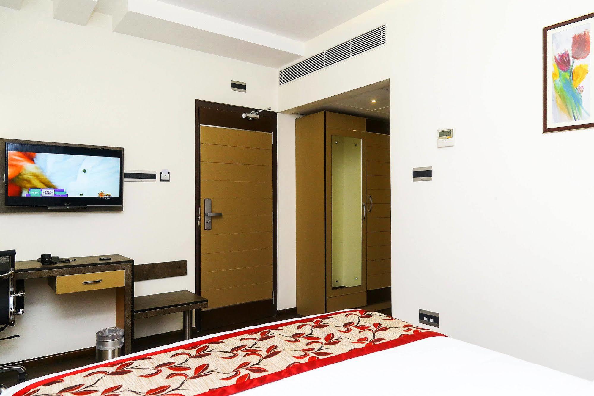 The Spin Hotel Chennai Eksteriør billede
